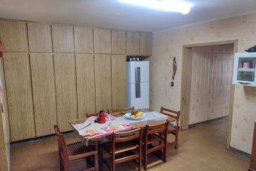 Excelente Sobrado à venda no Bairro do Jardim Mangalot na Rua General Lauro Cavalcanti de Farias