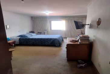 Excelente Sobrado à venda no Bairro do Jardim Mangalot na Rua General Lauro Cavalcanti de Farias