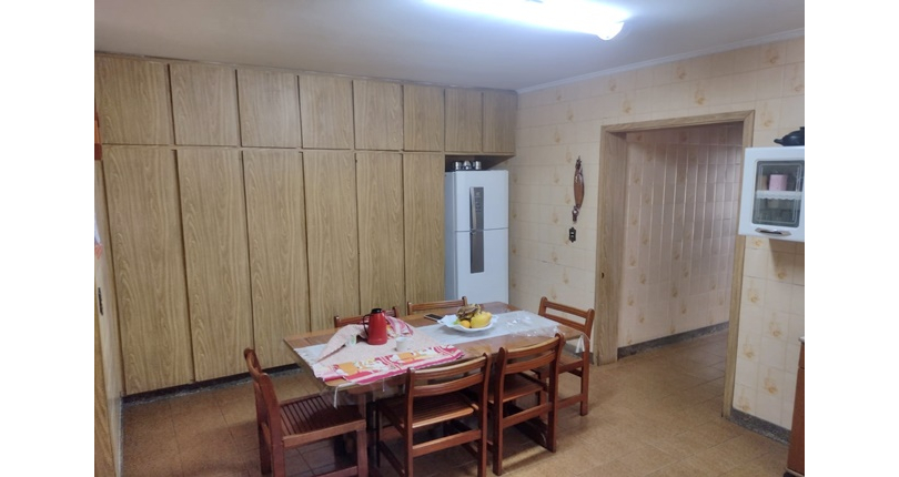 Excelente Sobrado à venda no Bairro do Jardim Mangalot na Rua General Lauro Cavalcanti de Farias