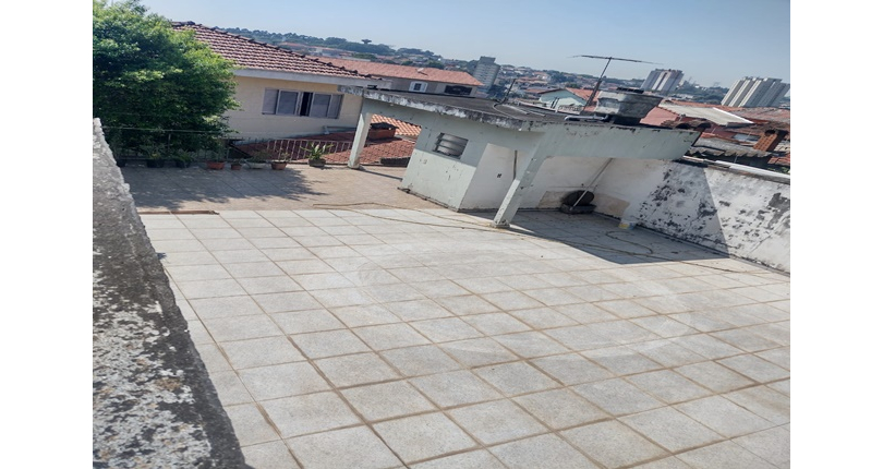 Excelente Sobrado à venda no Bairro do Jardim Mangalot na Rua General Lauro Cavalcanti de Farias