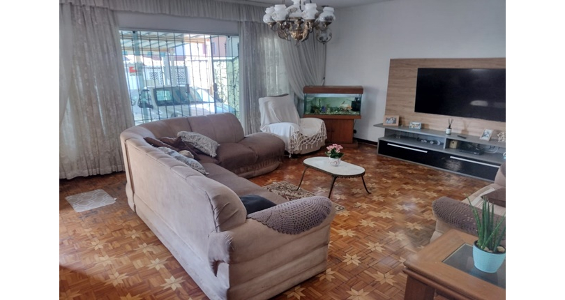 Excelente Sobrado à venda no Bairro do Jardim Mangalot na Rua General Lauro Cavalcanti de Farias