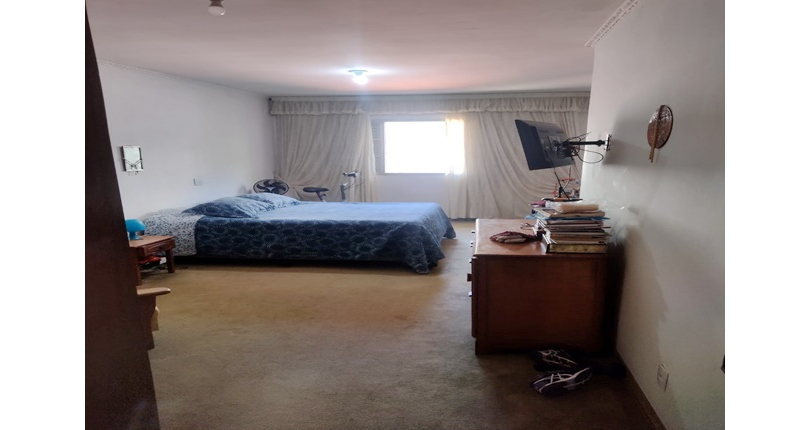 Excelente Sobrado à venda no Bairro do Jardim Mangalot na Rua General Lauro Cavalcanti de Farias