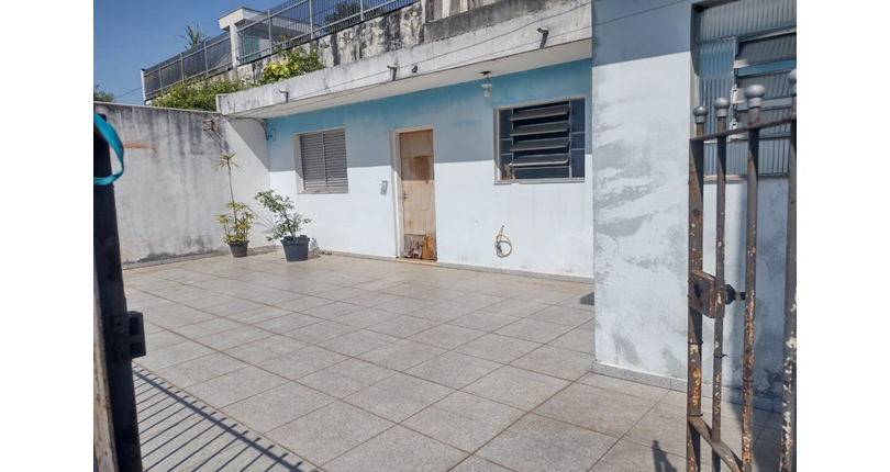 Excelente Sobrado à venda no Bairro do Jardim Mangalot na Rua General Lauro Cavalcanti de Farias