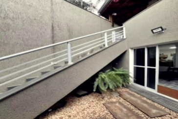 Sobrado à venda no Bairro do Jardim Mutinga na Rua Belo Jardim,