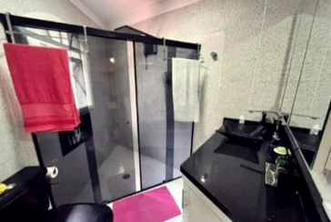 Sobrado à venda no Bairro do Jardim Mutinga na Rua Belo Jardim,