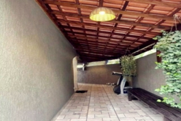 Sobrado à venda no Bairro do Jardim Mutinga na Rua Belo Jardim,