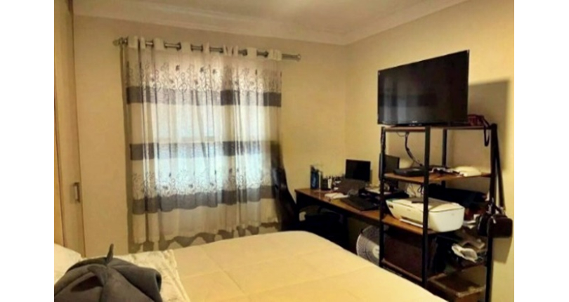 Sobrado à venda no Bairro do Jardim Mutinga na Rua Belo Jardim,