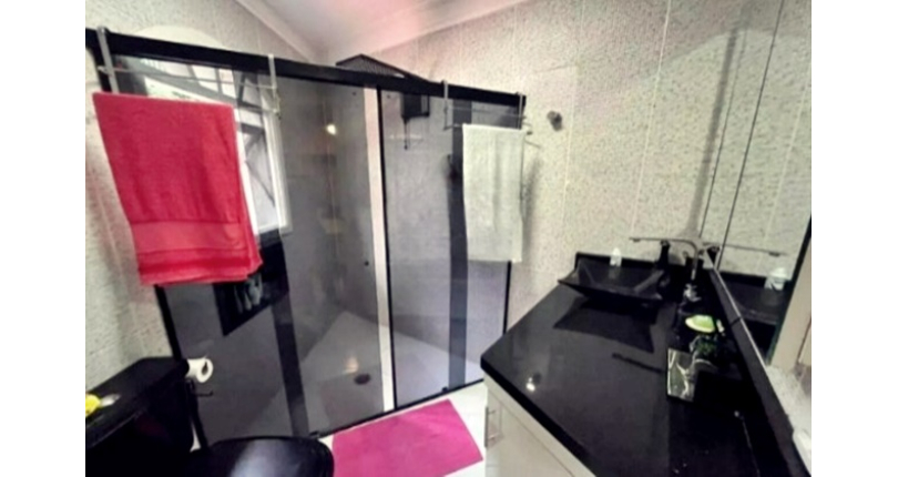 Sobrado à venda no Bairro do Jardim Mutinga na Rua Belo Jardim,