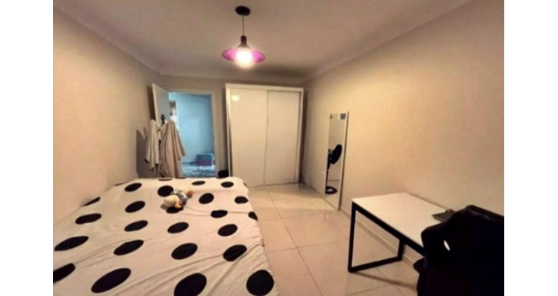 Sobrado à venda no Bairro do Jardim Mutinga na Rua Belo Jardim,