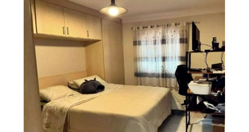 Sobrado à venda no Bairro do Jardim Mutinga na Rua Belo Jardim,