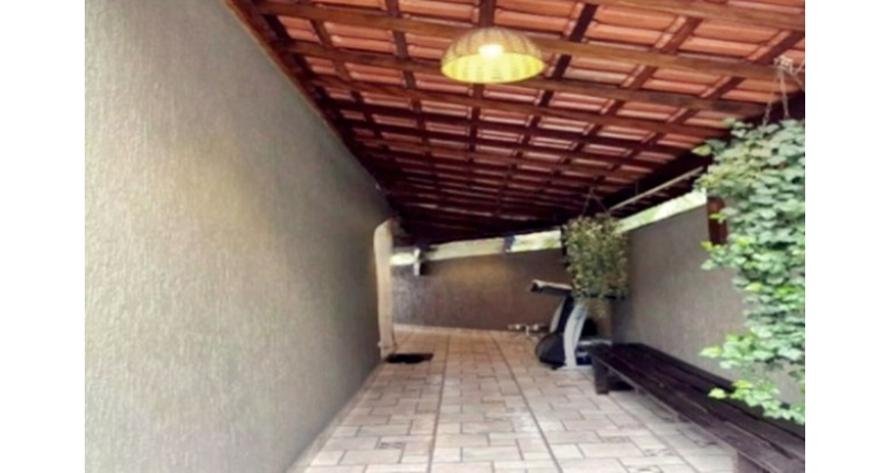 Sobrado à venda no Bairro do Jardim Mutinga na Rua Belo Jardim,