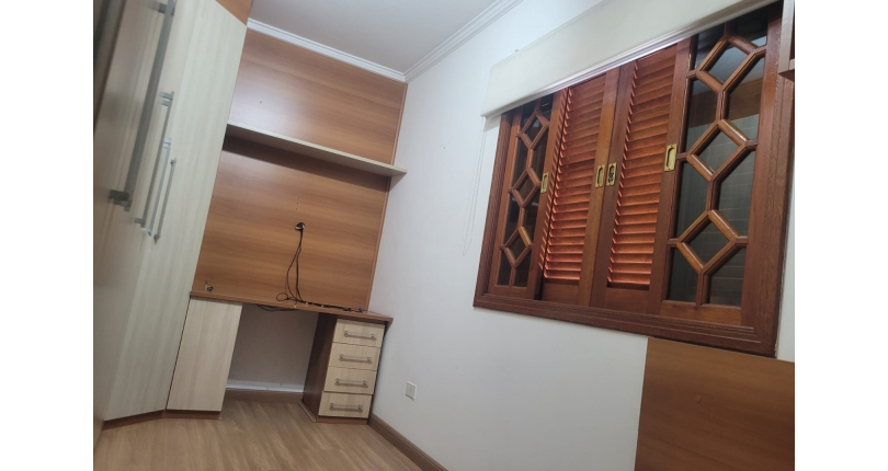 Sobrado à venda no Bairro do Parque São Domingos na Rua José Amaro Peçanha,