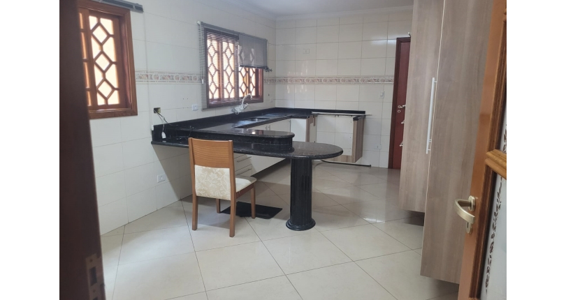 Sobrado à venda no Bairro do Parque São Domingos na Rua José Amaro Peçanha,