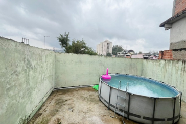 Bela Casa assobradada à venda no Bairro do Jardim Santa Lucrécia na Rua Pêra-Marmelo