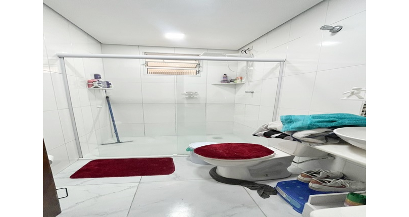 Bela Casa assobradada à venda no Bairro do Jardim Santa Lucrécia na Rua Pêra-Marmelo