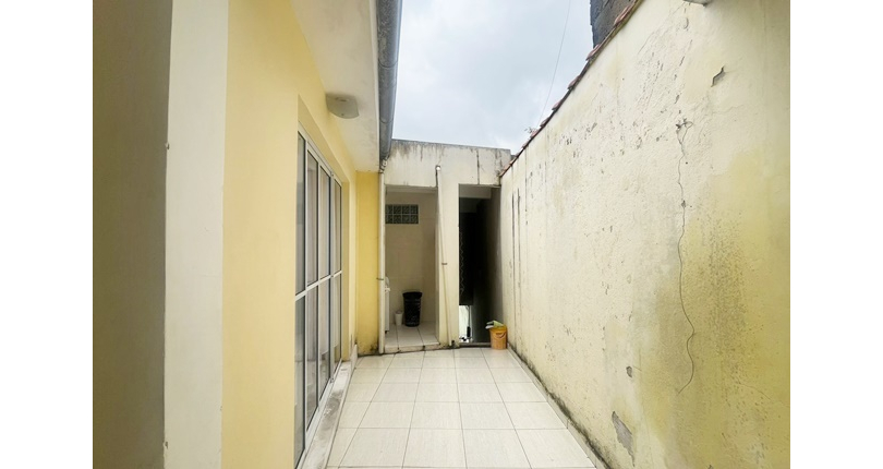 Bela Casa assobradada à venda no Bairro do Jardim Santa Lucrécia na Rua Pêra-Marmelo