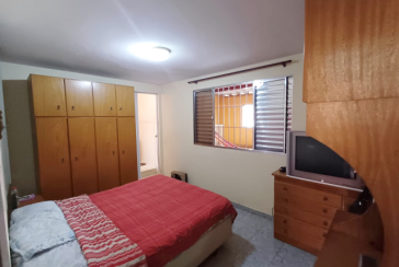 Sobrado à venda no Bairro do Jardim Mangalot na Rua George Samuel,