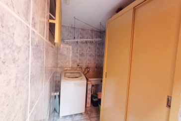 Sobrado à venda no Bairro do Jardim Mangalot na Rua George Samuel,