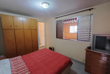 Sobrado à venda no Bairro do Jardim Mangalot na Rua George Samuel,