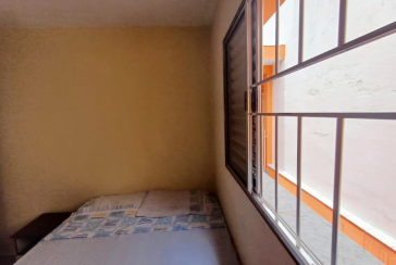 Sobrado à venda no Bairro do Jardim Mangalot na Rua George Samuel,