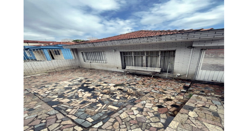 Casa Térrea á venda no Bairro do Jardim Marisa na Rua José Pereira Falcão,