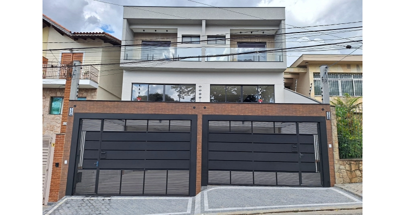 Belo Sobrado novo à venda no Bairro do Parque São Domingos na Rua Luís Filgueira Souto 124, 