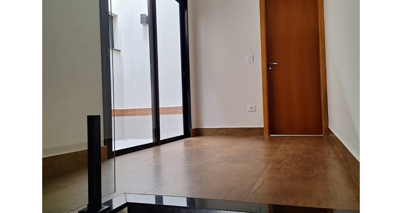 Belo Sobrado novo à venda no Bairro do Parque São Domingos na Rua Luís Filgueira Souto 120,