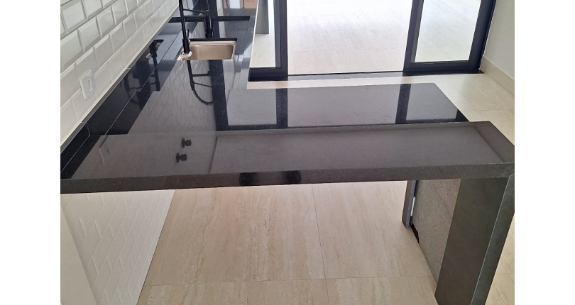 Belo Sobrado novo à venda no Bairro do Parque São Domingos na Rua Luís Filgueira Souto 120,