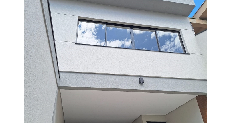 Belo Sobrado novo à venda no Bairro do Parque São Domingos na Rua Luís Filgueira Souto 120,