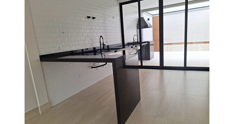 Belo Sobrado novo à venda no Bairro do Parque São Domingos na Rua Luís Filgueira Souto 120,