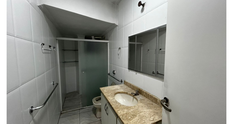 Casa à venda Rua Jacques Pilon, Vila Piauí - Imóveis à Venda