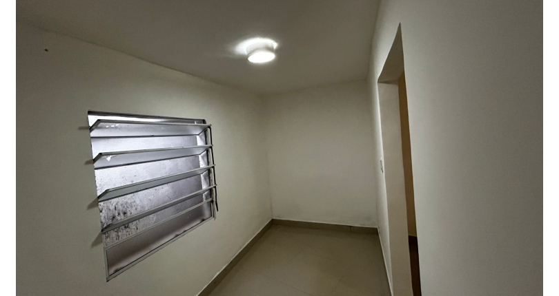 Casa à venda Rua Jacques Pilon, Vila Piauí - Imóveis à Venda