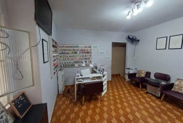 Casa espaçosa à venda no Bairro do Jardim Regina na Rua Doutor Valentim de Queirós