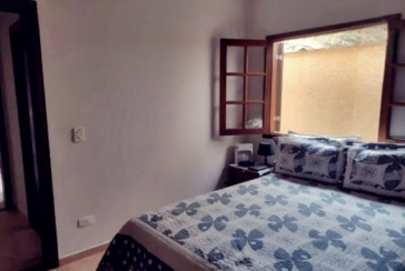 Sobrado à venda no Bairro do Jardim Regina na Rua Sebastião de Pina