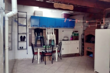 Sobrado à venda no Bairro do Jardim Regina na Rua Sebastião de Pina