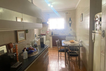 Sobrado à venda no Bairro da Ayrosa na Rua Bem-Te-Vi, 