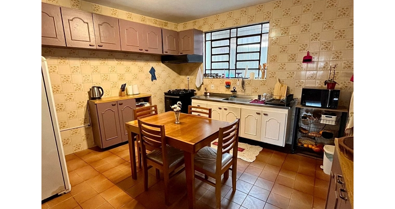 Sobrado à venda no Bairro da Ayrosa na Rua Bem-Te-Vi, 