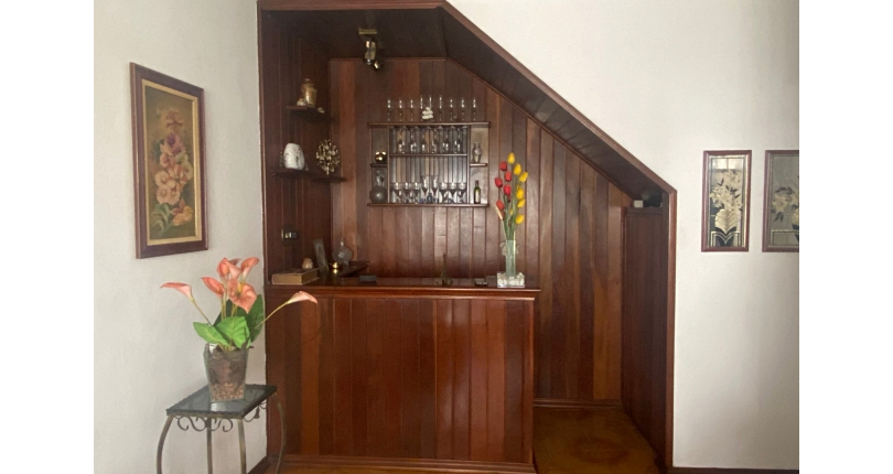 Sobrado à venda no Bairro da Ayrosa na Rua Bem-Te-Vi, 