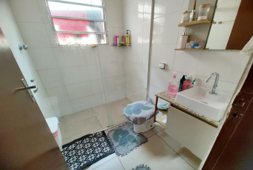 Casa Assobradada à venda no Bairro do Jardim Regina na Rua Crispim Santos