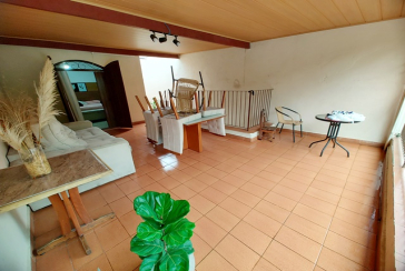 Casa Assobradada à venda no Bairro do Jardim Regina na Rua Crispim Santos