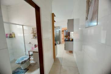 Casa Assobradada à venda no Bairro do Jardim Regina na Rua Crispim Santos