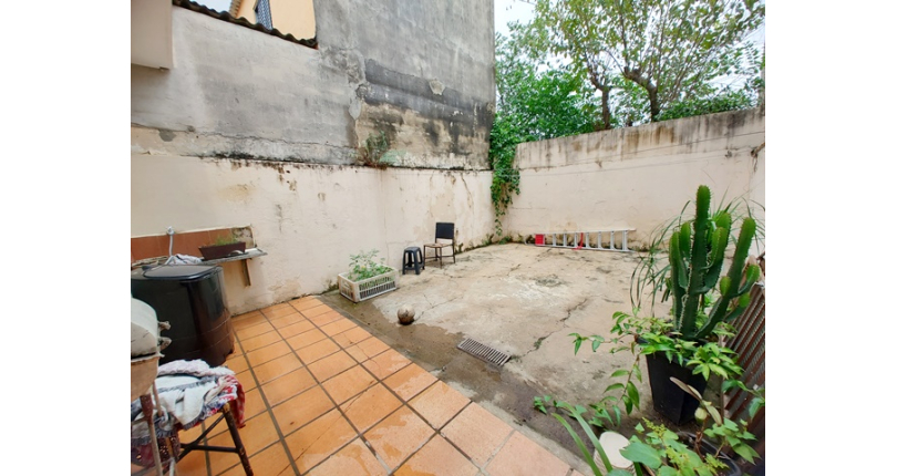 Casa Assobradada à venda no Bairro do Jardim Regina na Rua Crispim Santos