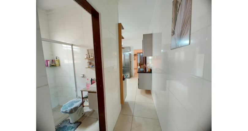 Casa Assobradada à venda no Bairro do Jardim Regina na Rua Crispim Santos