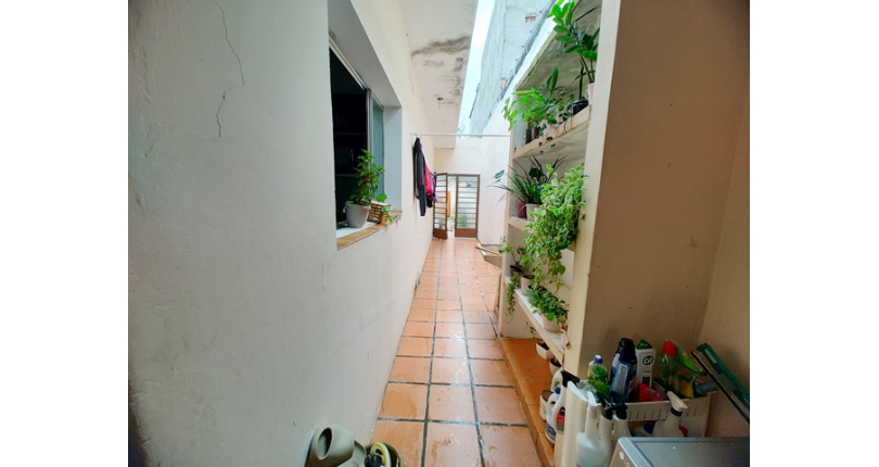 Casa Assobradada à venda no Bairro do Jardim Regina na Rua Crispim Santos