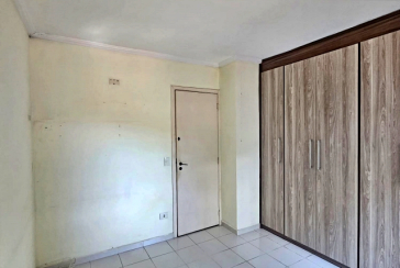 Sobrado à venda no Bairro do Conjunto Residencial Vista Verde na Rua José Carlos de Resende