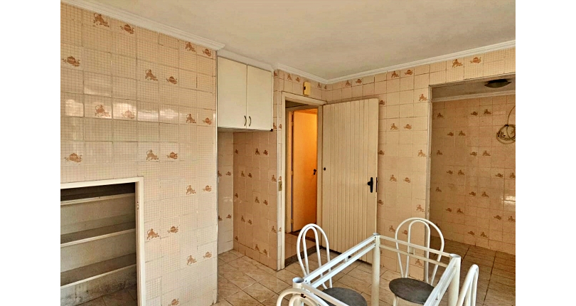 Sobrado à venda no Bairro do Conjunto Residencial Vista Verde na Rua José Carlos de Resende