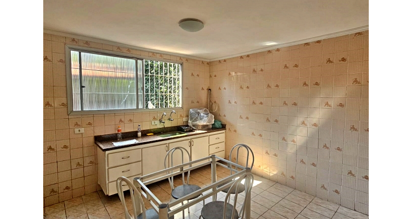 Sobrado à venda no Bairro do Conjunto Residencial Vista Verde na Rua José Carlos de Resende