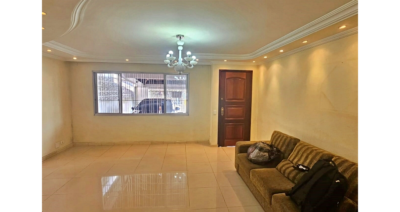 Sobrado à venda no Bairro do Conjunto Residencial Vista Verde na Rua José Carlos de Resende