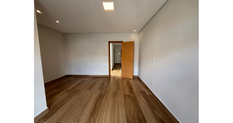 Sobrado Alto Requinte novo à venda no Bairro do Parque São Domingos na Rua Waltrudes Correa 633