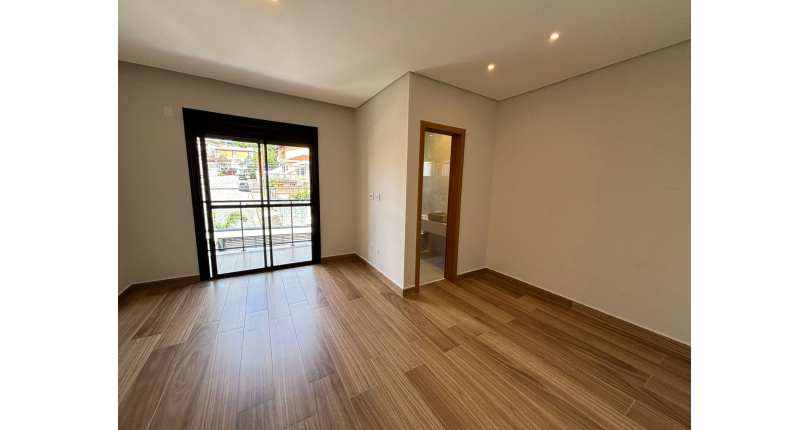 Lindo Sobrado Alto Requinte novo à venda no Bairro do Parque São Domingos na Rua Waltrudes Correa 634, 